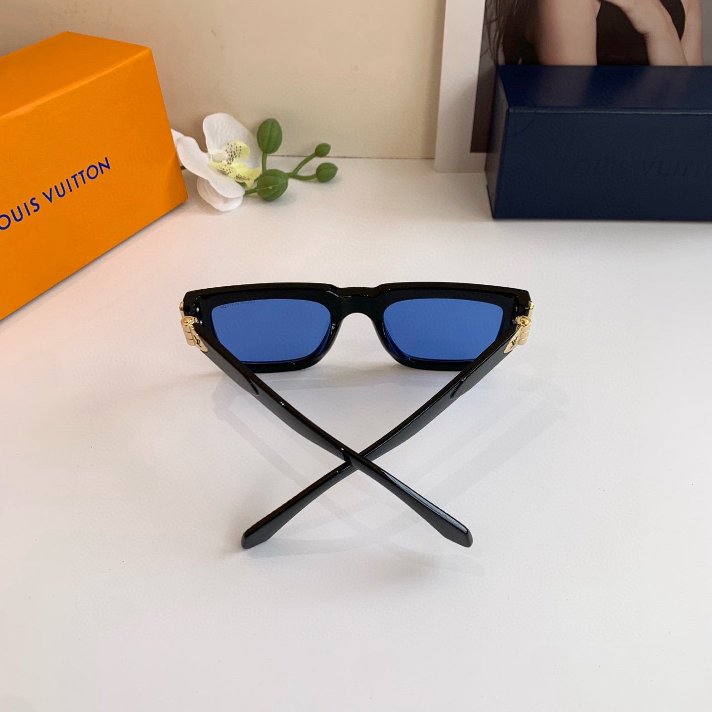 Louis Vuitton Square Blue Lens Sunglasses for Men & Women - 132151 - detail image 2