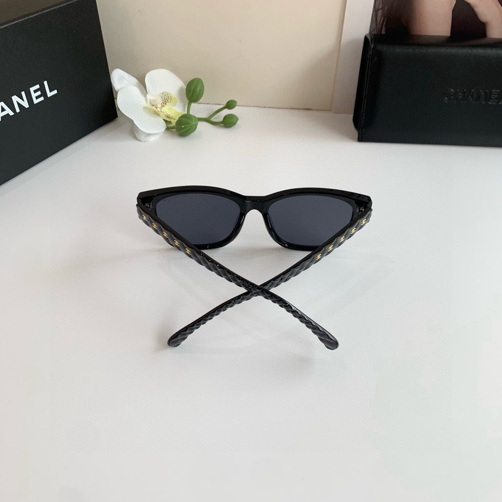 Chanel Oversized Black Lens Sunglasses for Men & Women - 132369 - detail image 2