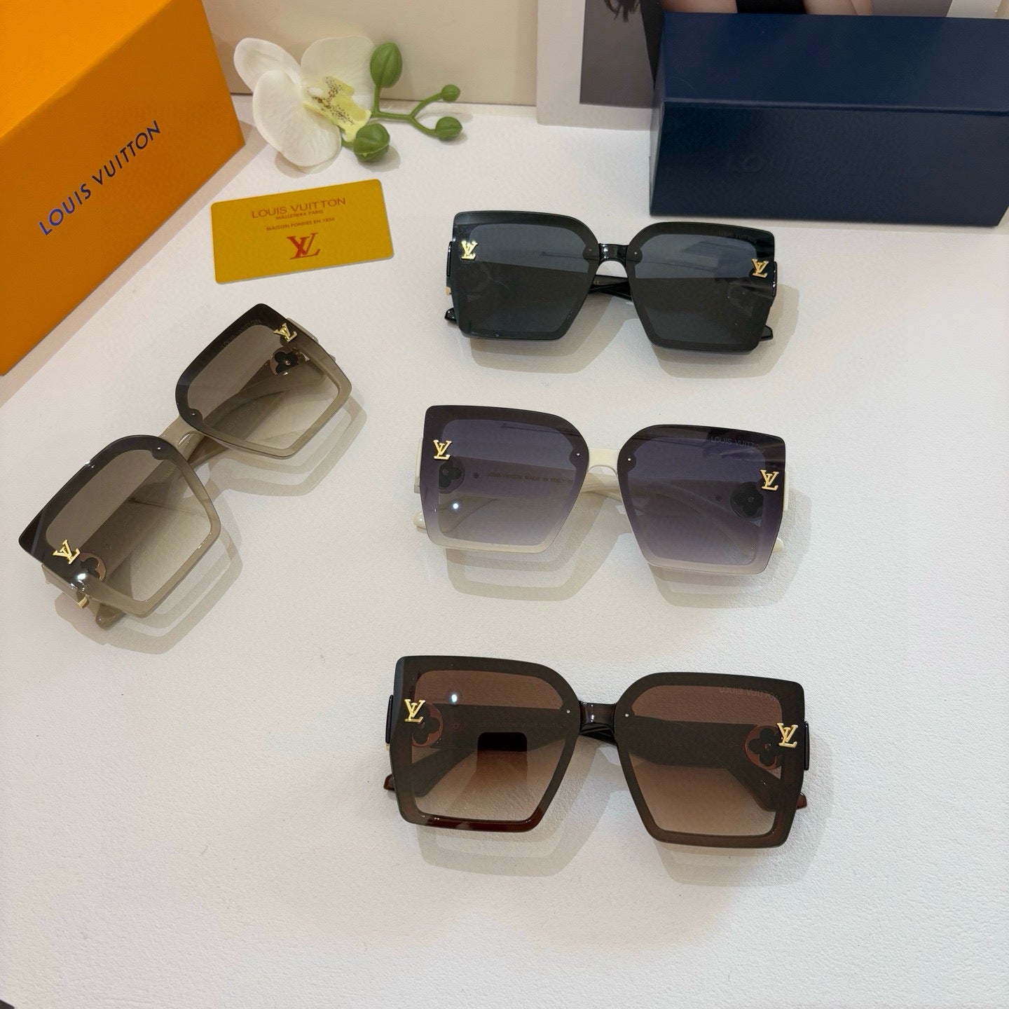 Louis Vuitton Oversized Brown Lens Sunglasses for Men & Women - 493140