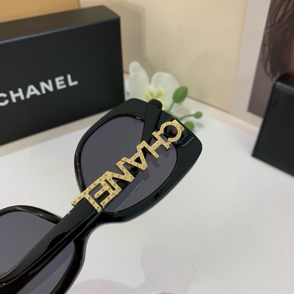 Chanel Oversized Silver Lens Sunglasses for Men & Women - 398493 - detail image 2