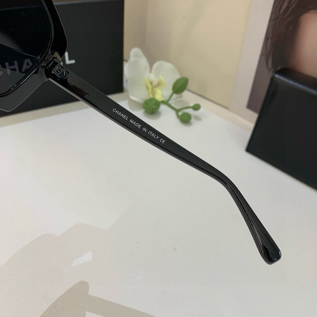 Chanel Oversized Silver Lens Sunglasses for Men & Women - 398493 - detail image 3