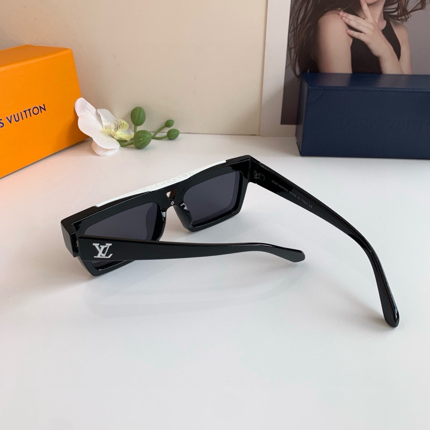 Louis Vuitton Square Black Lens Sunglasses for Men & Women - 158086 - detail image 3