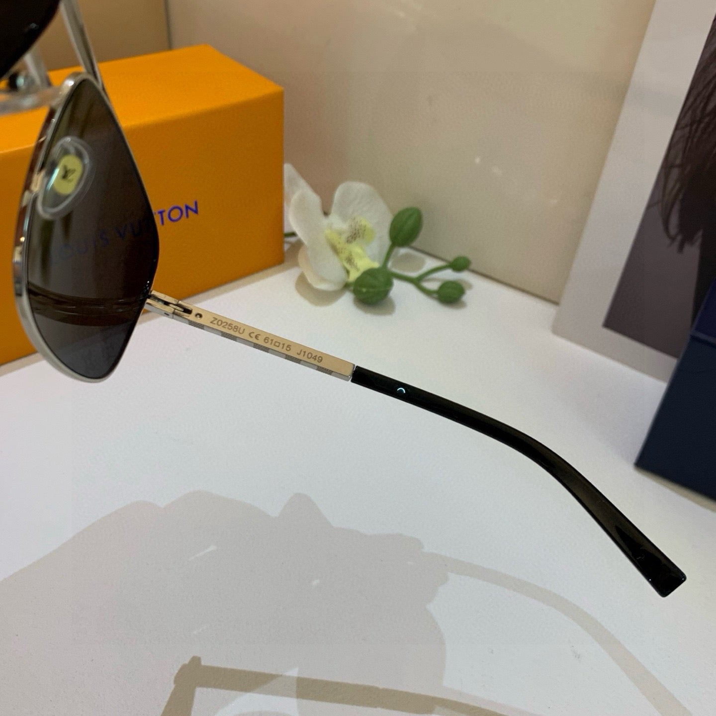 Louis Vuitton Aviator Silver Lens Sunglasses for Men & Women - 158120 - detail image 2