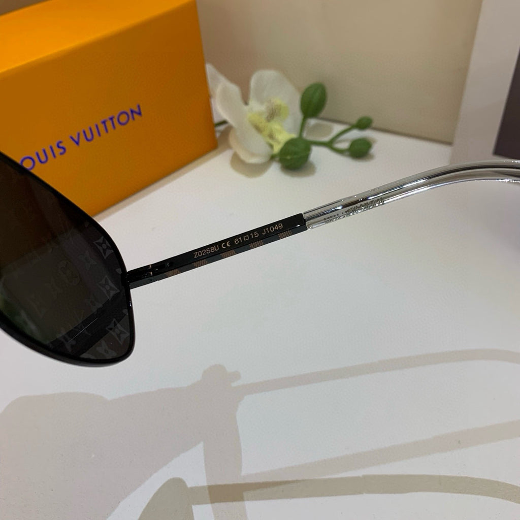 Louis Vuitton Aviator Black Lens Sunglasses for Men & Women - 158121 - detail image 3