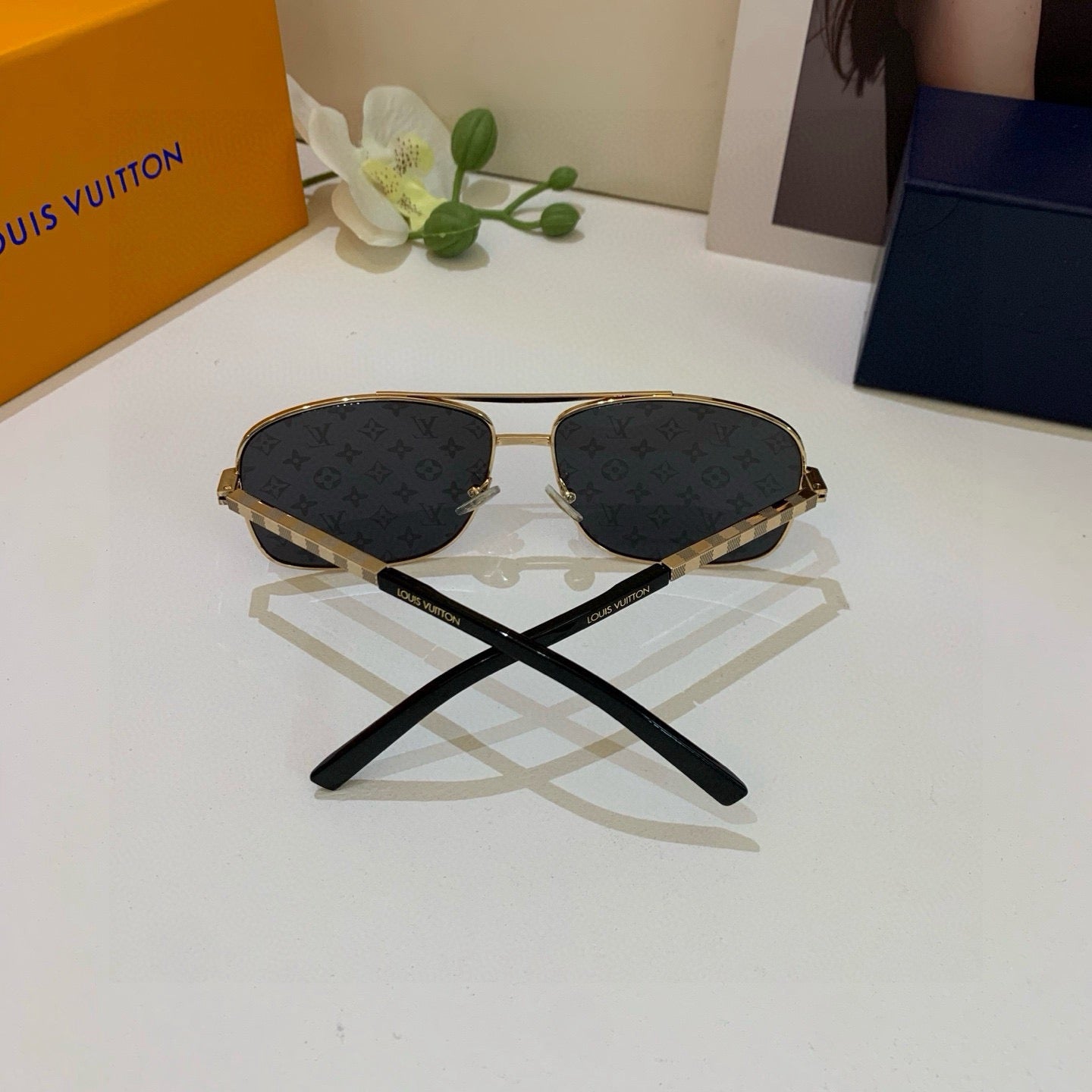 Louis Vuitton Aviator Silver Lens Sunglasses for Men & Women - 158122