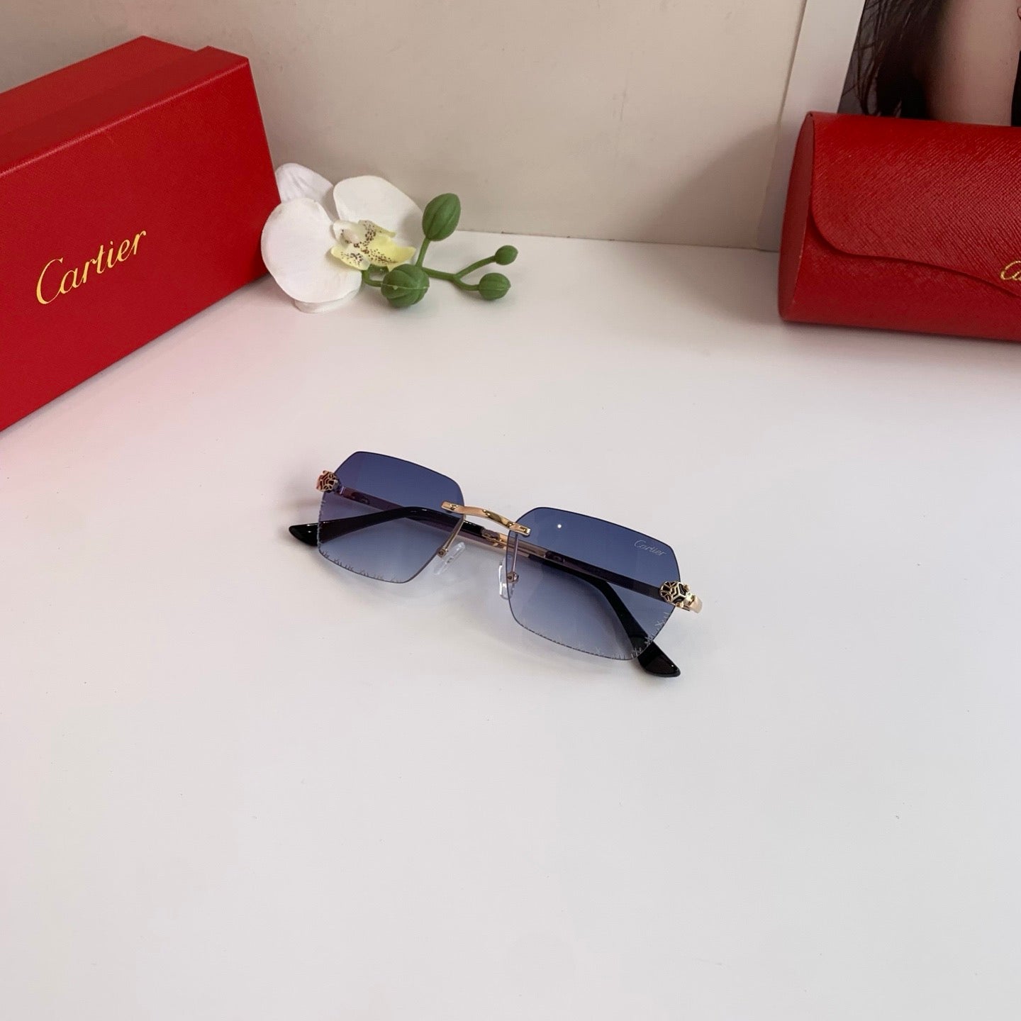 Cartier Lightweight Rimless Blue Lens Sunglasses for Men & Women - 158523