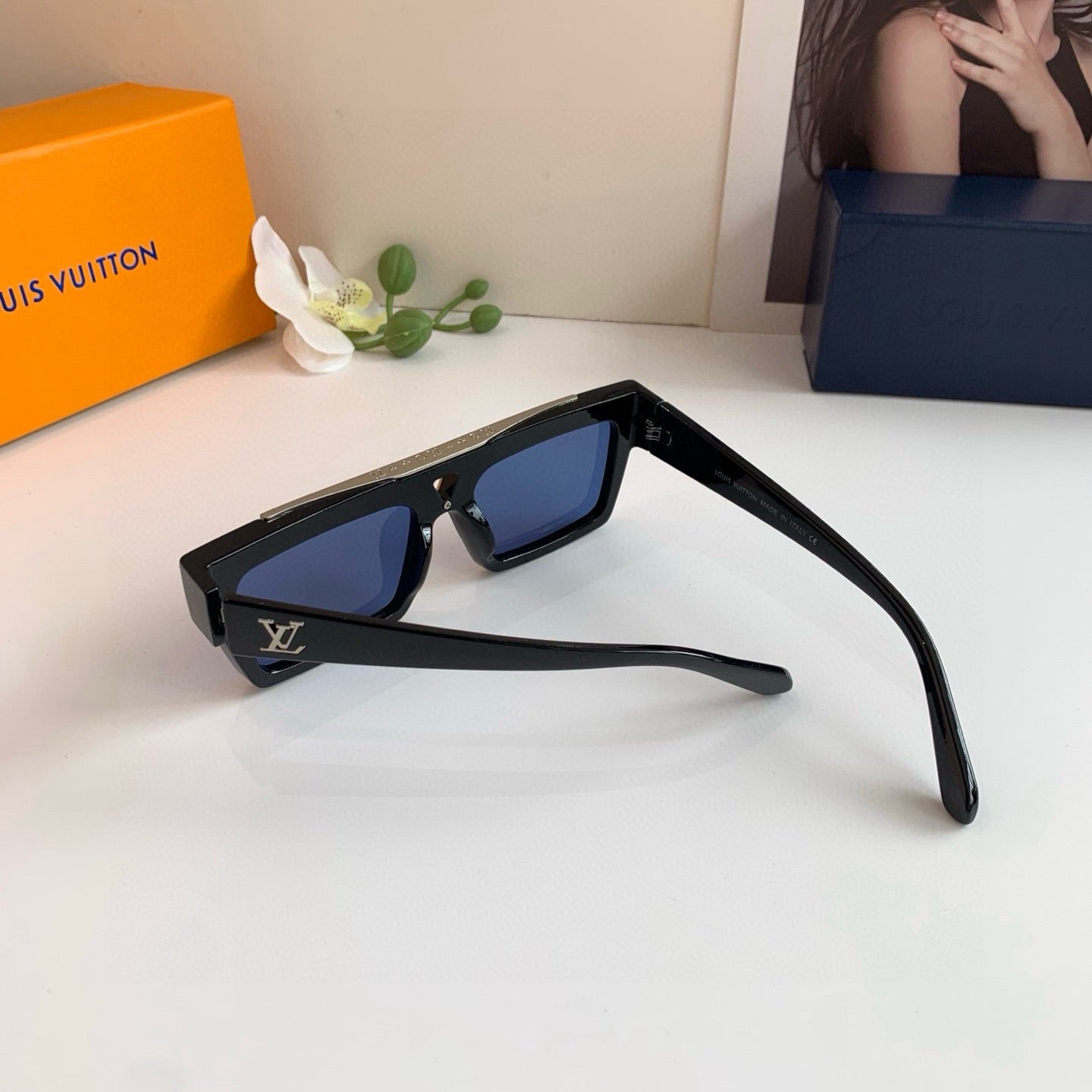 Louis Vuitton Square Blue Lens Sunglasses for Men & Women - 158148 - detail image 3