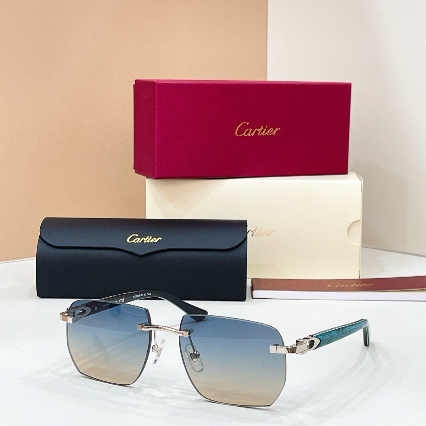 Cartier CT0845S Photochromic Fashion Black Lens Sunglasses for Men & Women - detail image 2