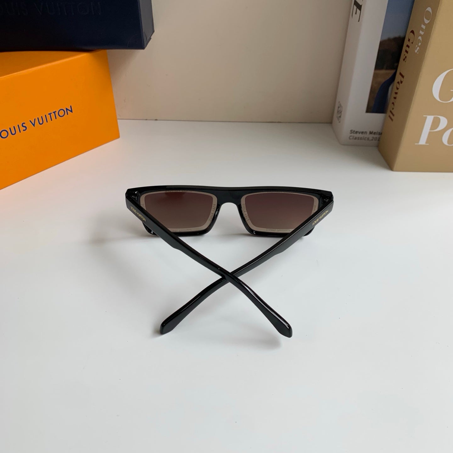 Louis Vuitton Square Gray Lens Sunglasses for Men & Women - 132198 - detail image 9