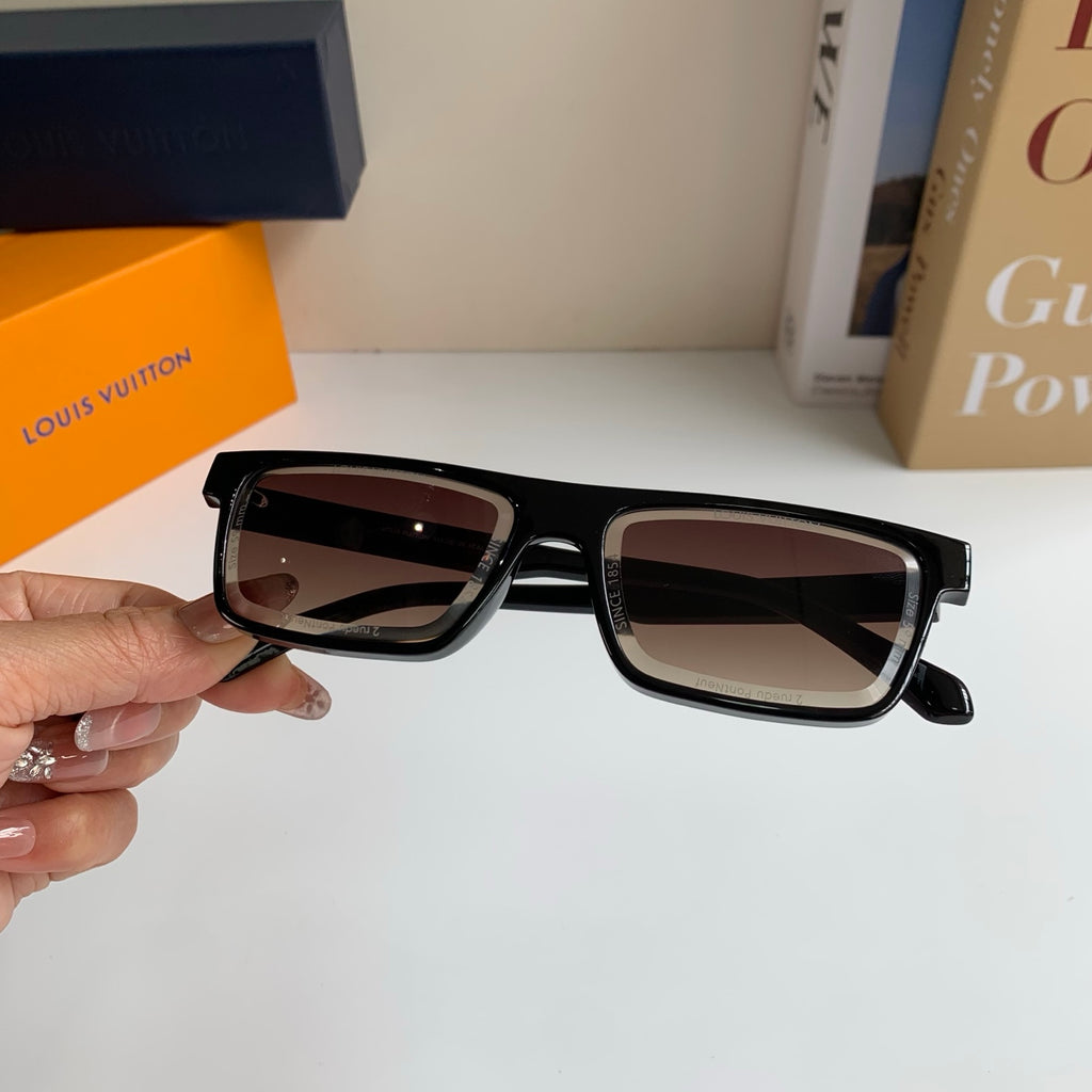 Louis Vuitton Square Gray Lens Sunglasses for Men & Women - 132198 - detail image 4