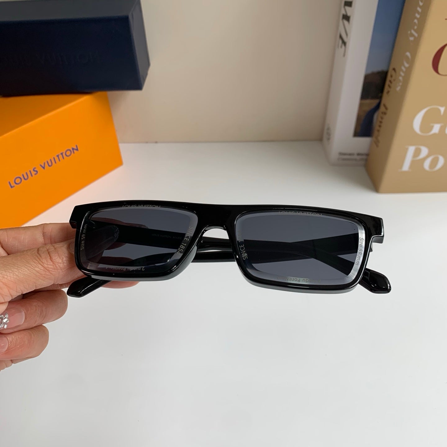 Louis Vuitton Square Gray Lens Sunglasses for Men & Women - 132199 - detail image 4