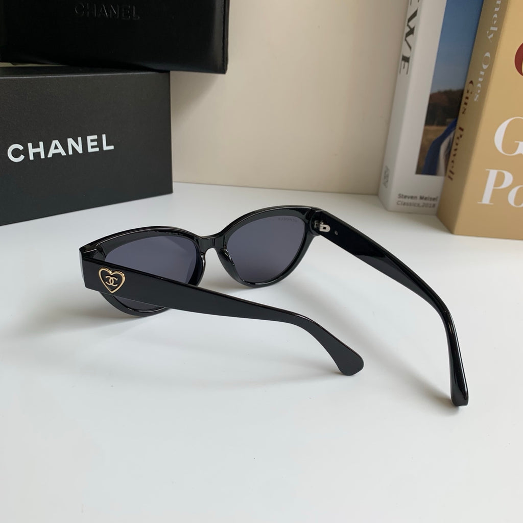 Chanel Fashion Black Lens Sunglasses for Men & Women - 398575 - detail image 8