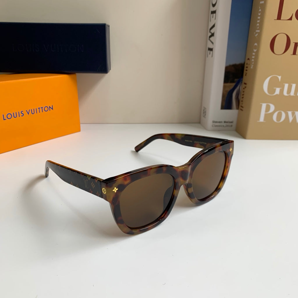 Louis Vuitton Square Black Lens Sunglasses for Men & Women - 486203