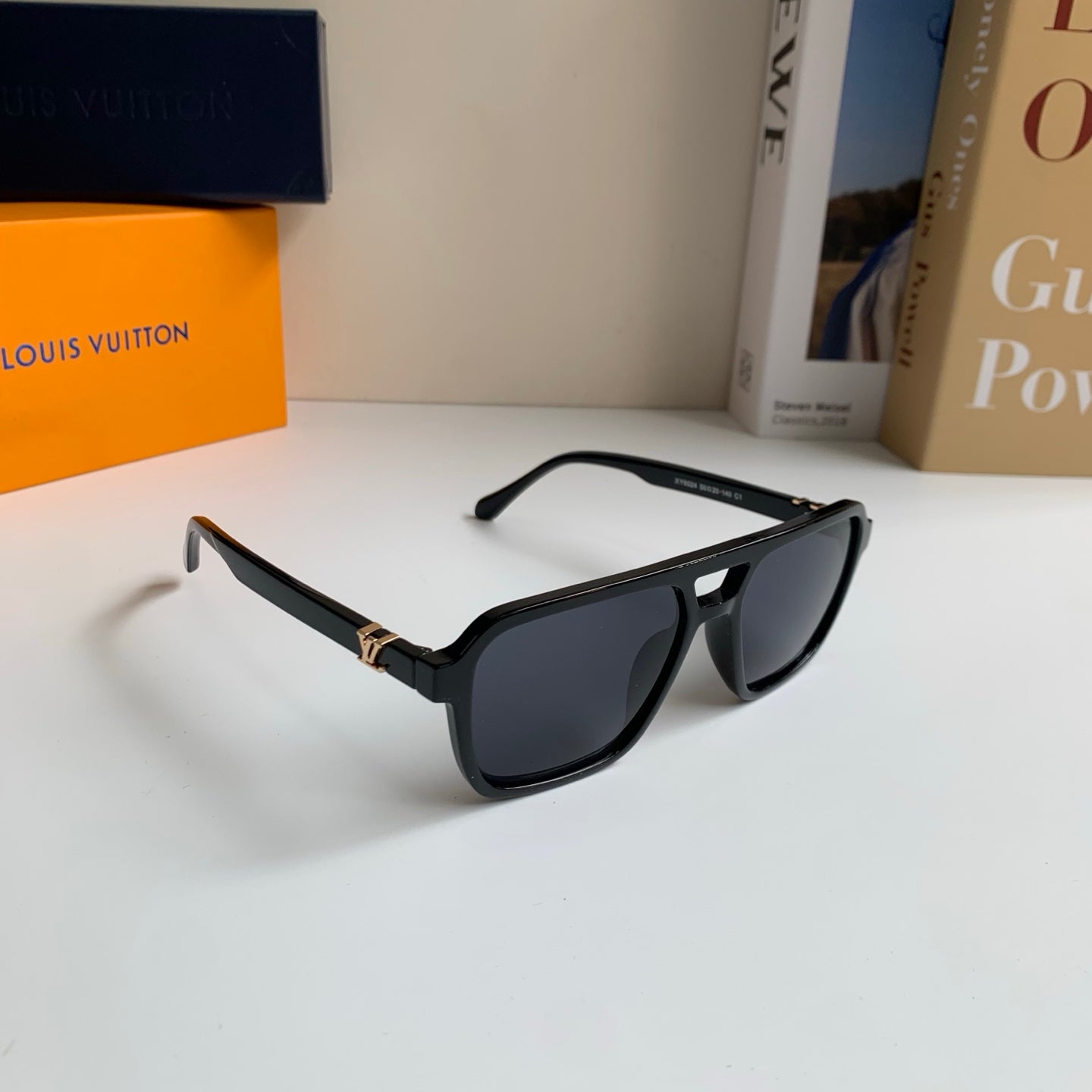 Louis Vuitton Square Black Lens Sunglasses for Men & Women - 486150 - detail image 2
