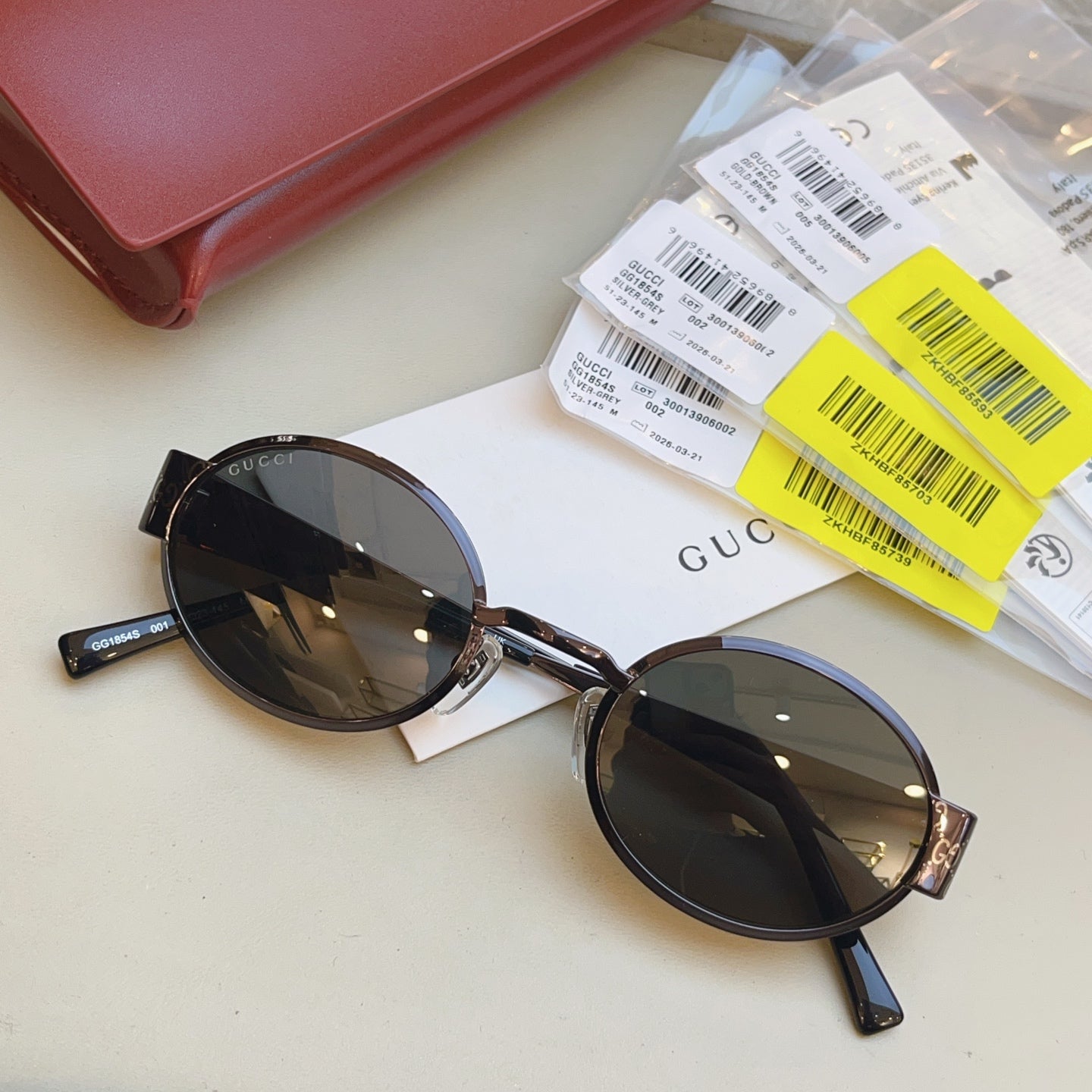 Gucci GG1854S Fashion Black Lens Sunglasses for Men & Women - 431392 - detail image 3
