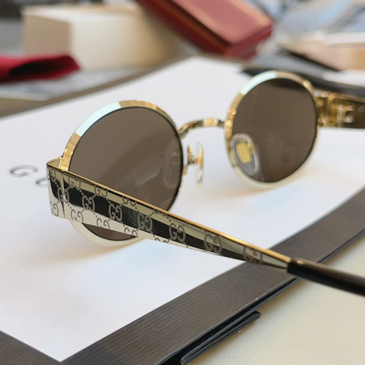 Gucci GG1854S Fashion Black Lens Sunglasses for Men & Women - detail image 7