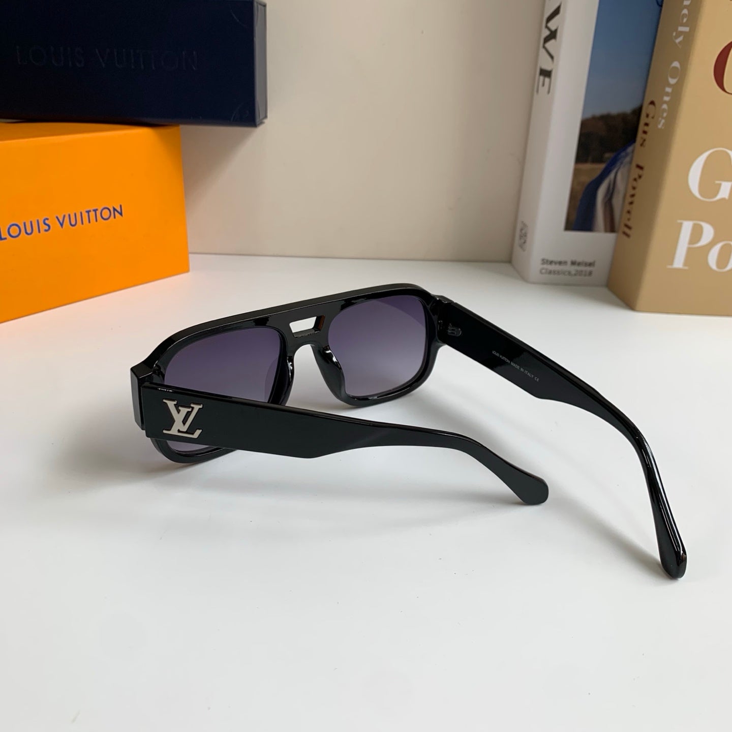 Louis Vuitton Square Black Lens Sunglasses for Men & Women - 431107 - detail image 7