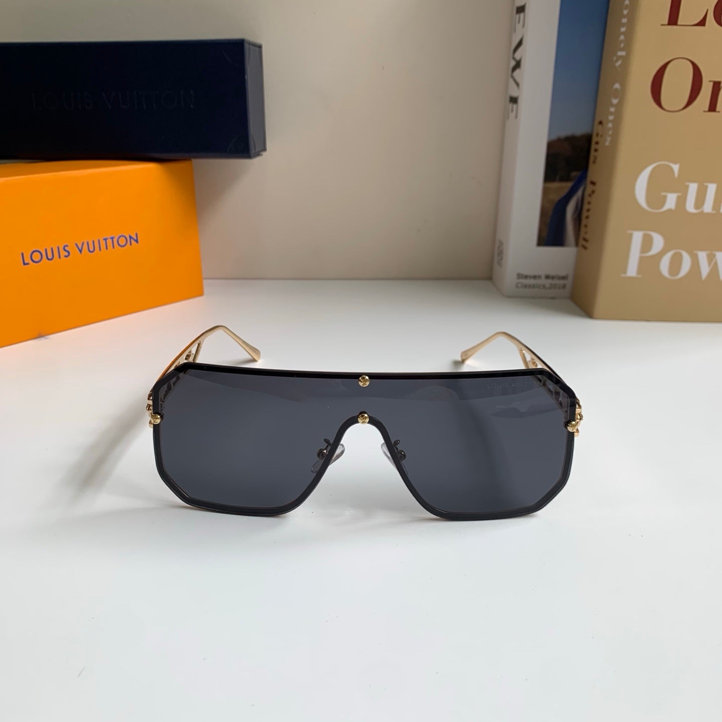 Louis Vuitton Square Black Lens Sunglasses for Men & Women - 381873 - detail image 3