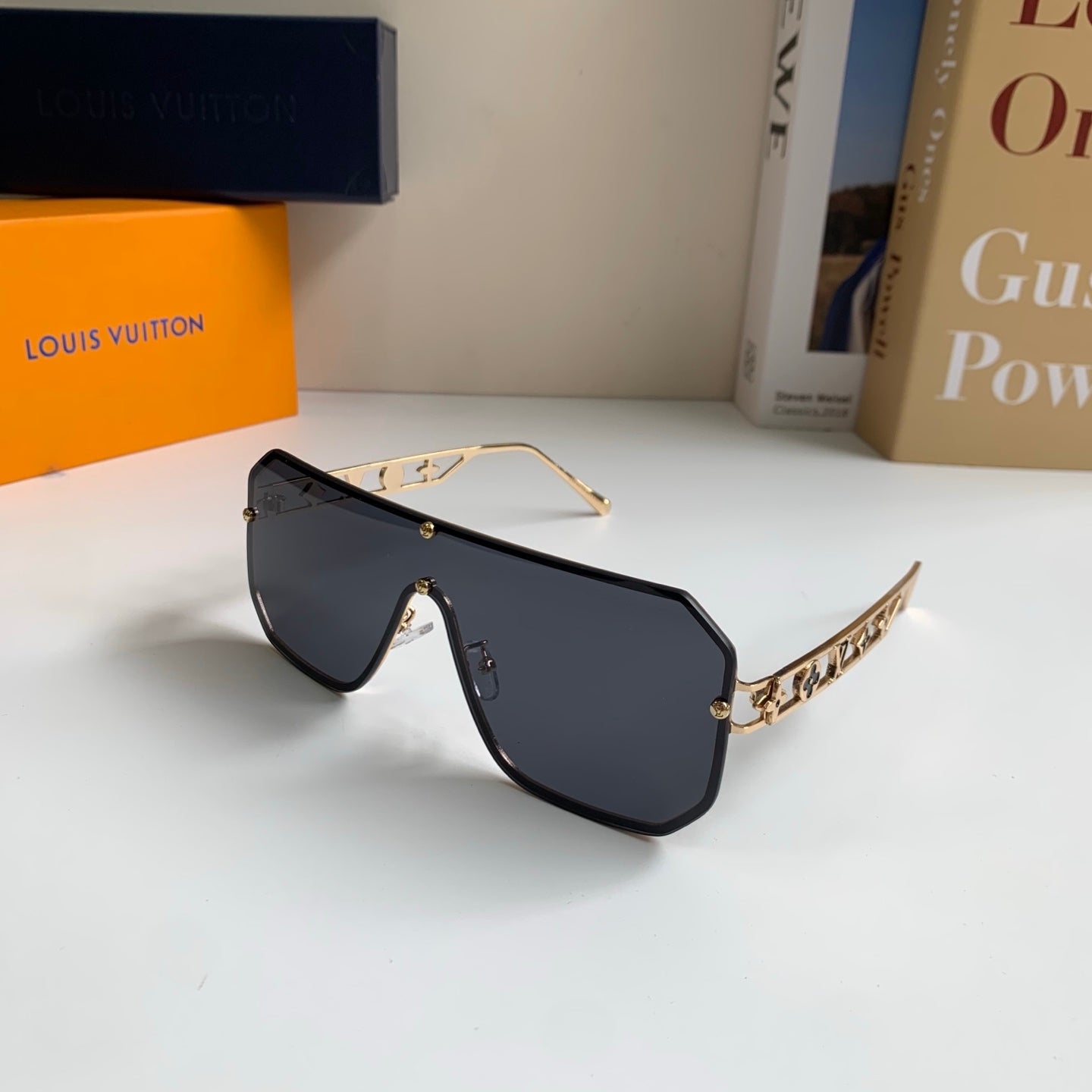 Louis Vuitton Square Black Lens Sunglasses for Men & Women - 381873 - detail image 2