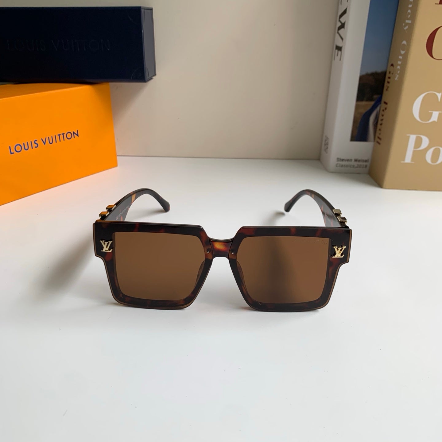 Louis Vuitton Square Black Lens Sunglasses for Men & Women - 414937 - detail image 3
