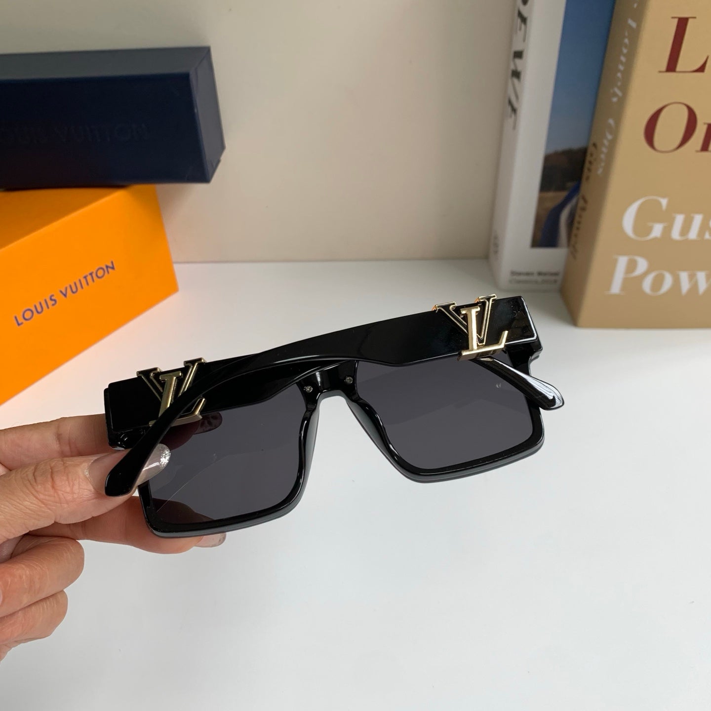 Louis Vuitton Square Black Lens Sunglasses for Men & Women - 414940 - detail image 7