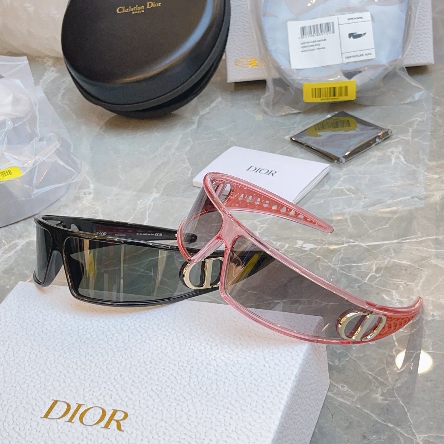 Dior VERYDIORM1U Fashion Gray Lens Sunglasses for Men & Women - detail image 9