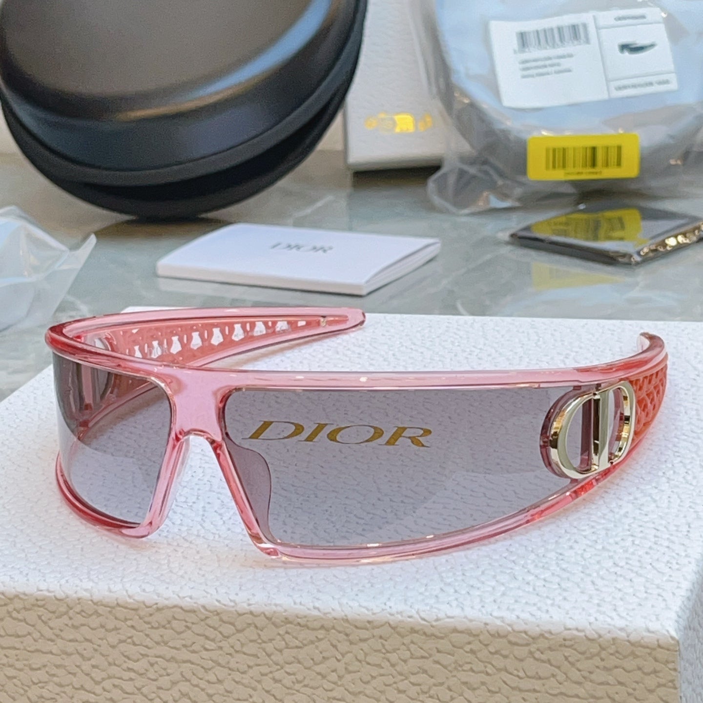 Dior VERYDIORM1U Fashion Gray Lens Sunglasses for Men & Women - 431796 - detail image 2
