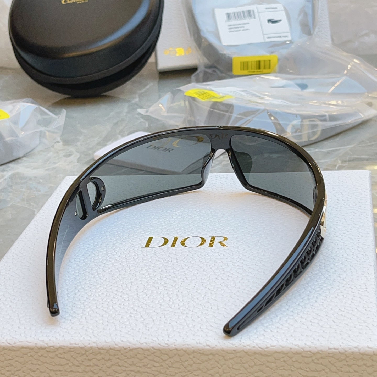 Dior VERYDIORM1U Fashion Gray Lens Sunglasses for Men & Women - detail image 8