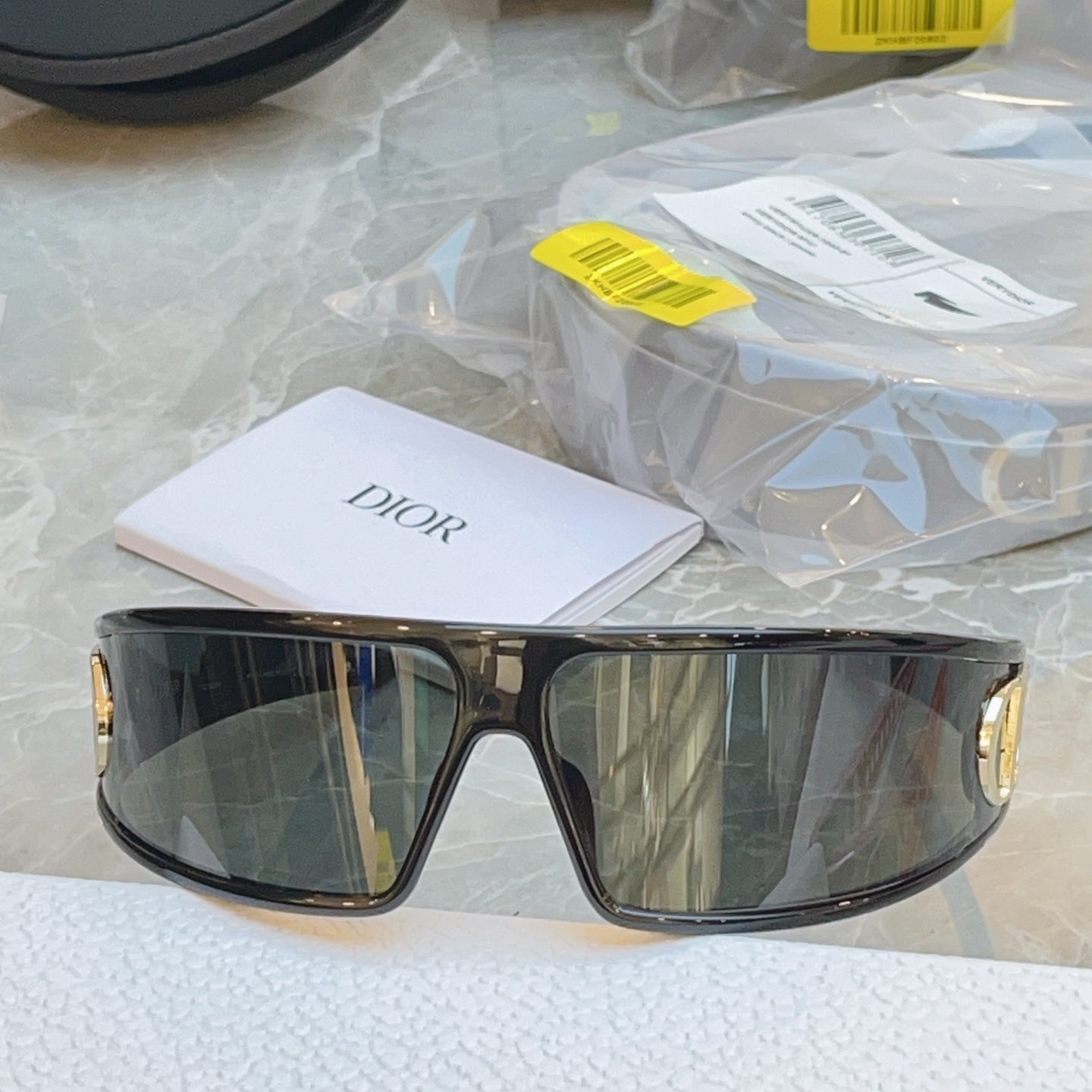 Dior VERYDIORM1U Fashion Gray Lens Sunglasses for Men & Women