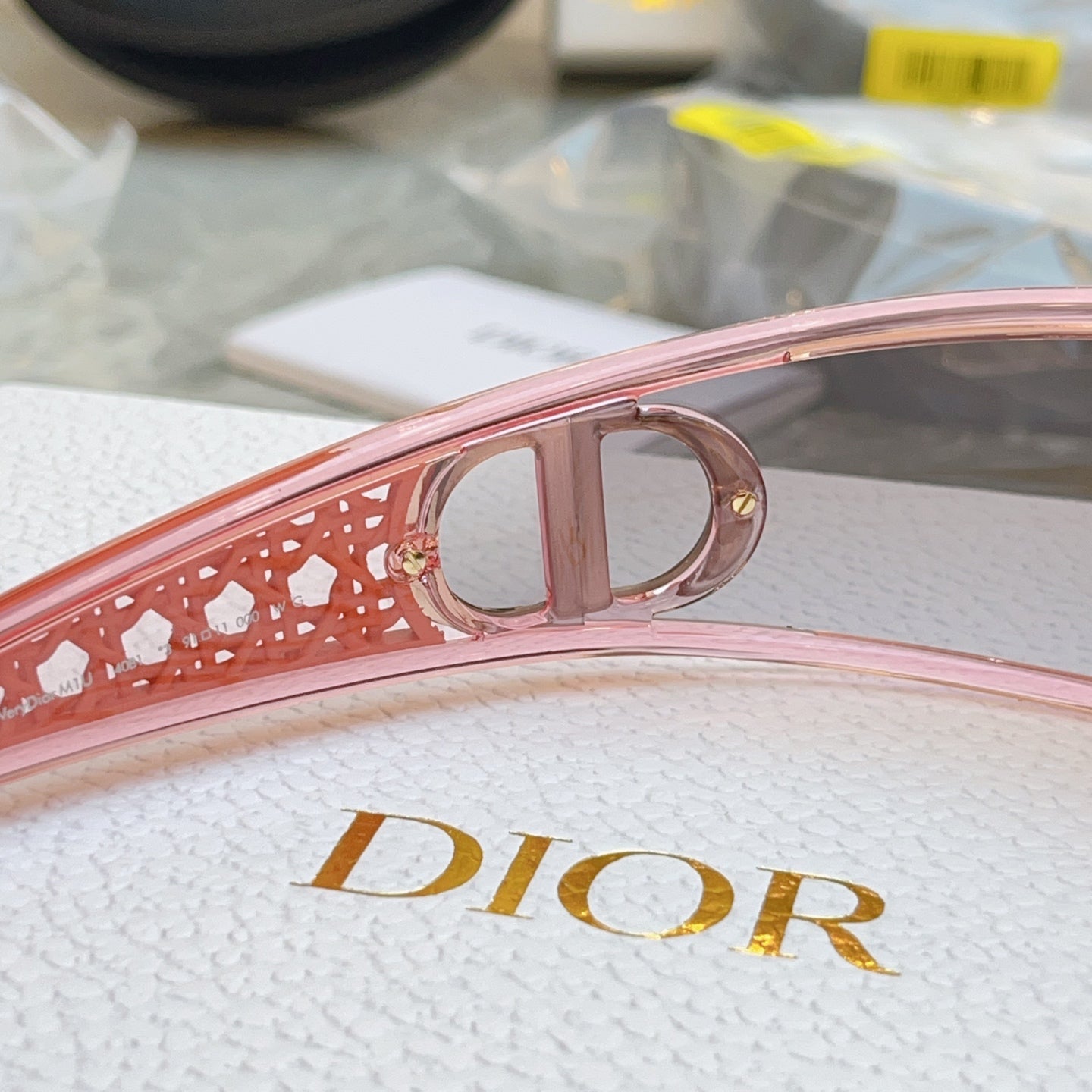 Dior VERYDIORM1U Fashion Gray Lens Sunglasses for Men & Women - 431796 - detail image 8