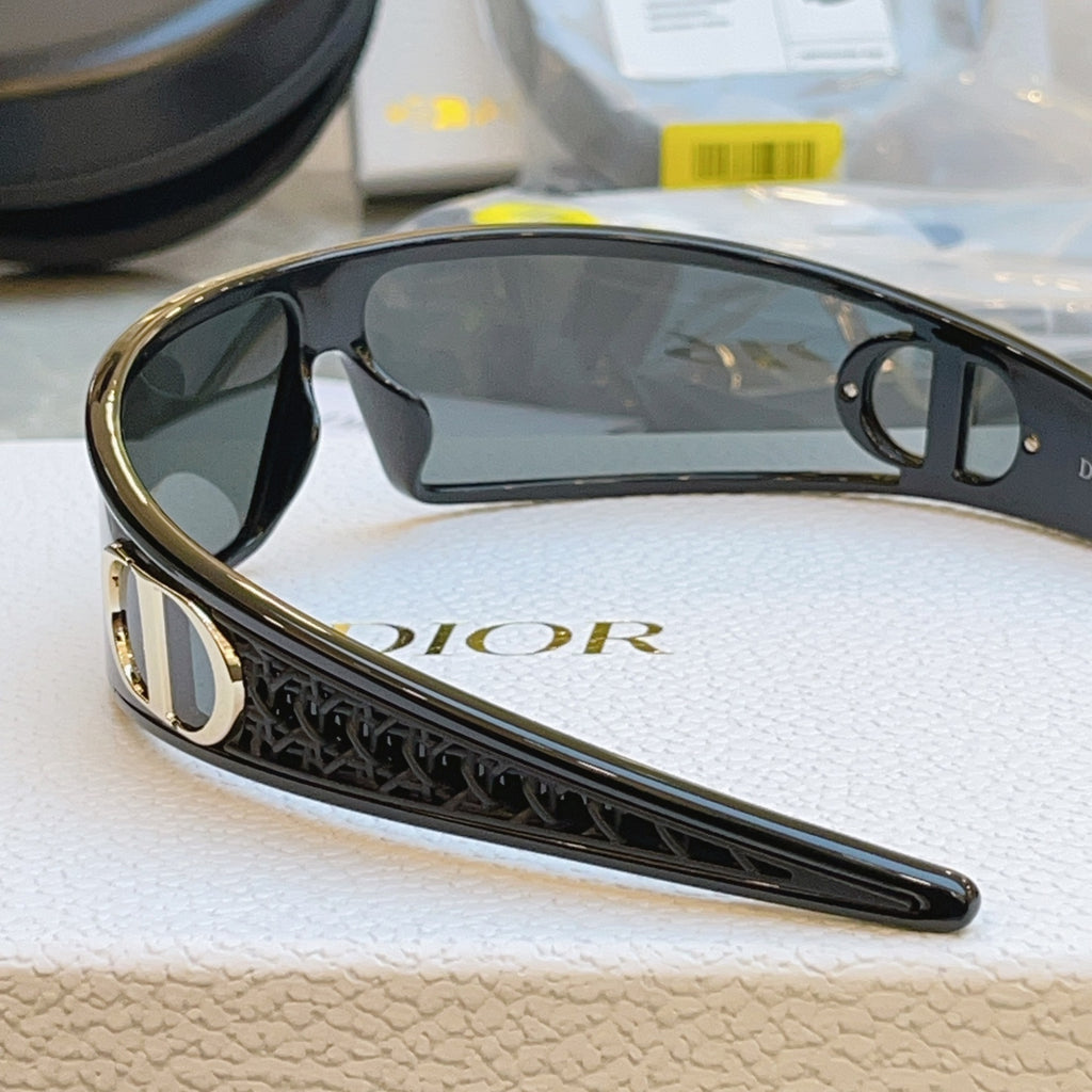 Dior VERYDIORM1U Fashion Gray Lens Sunglasses for Men & Women - detail image 4