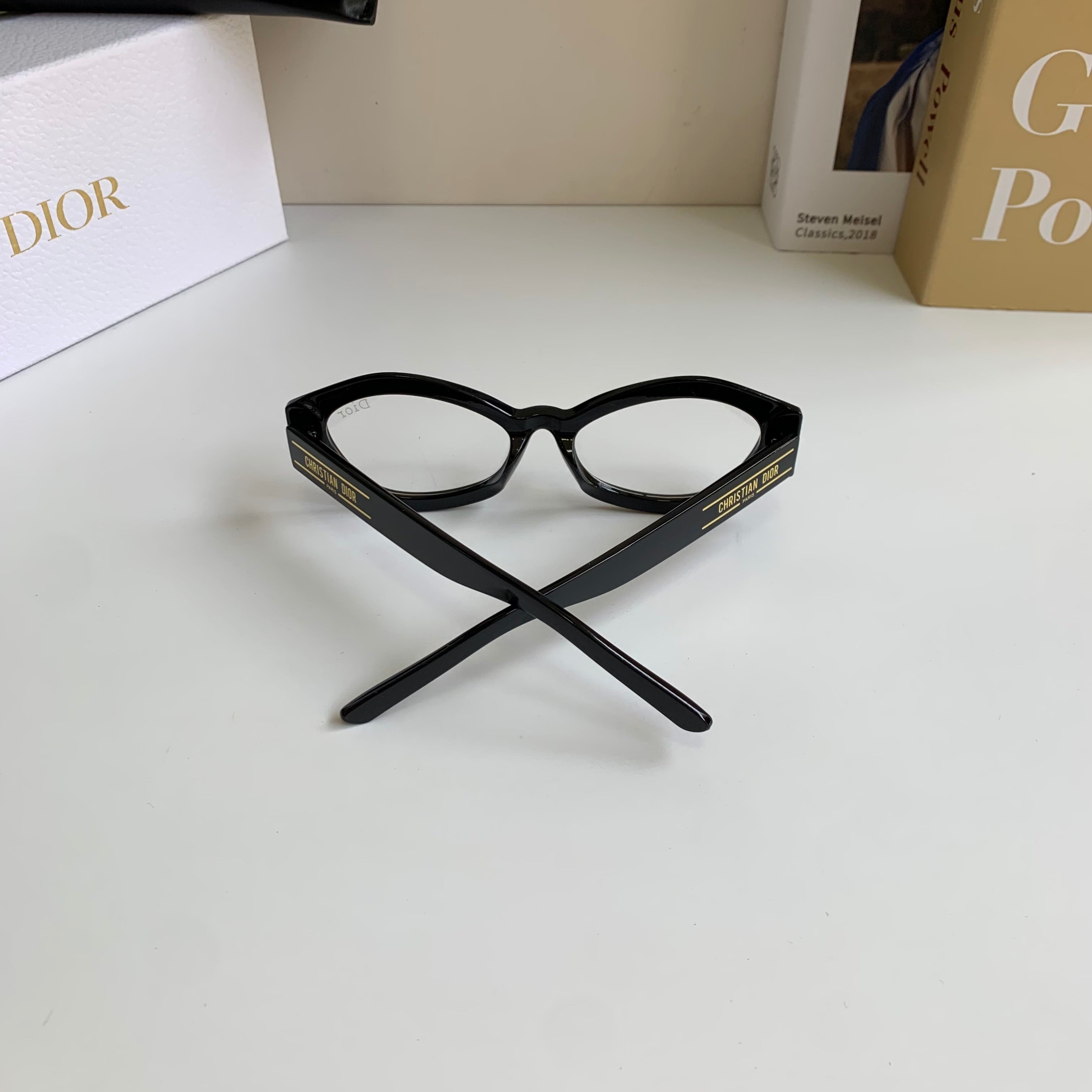Dior Polarized Cat-Eye Silver Lens Sunglasses for Men & Women - 465405 - detail image 7
