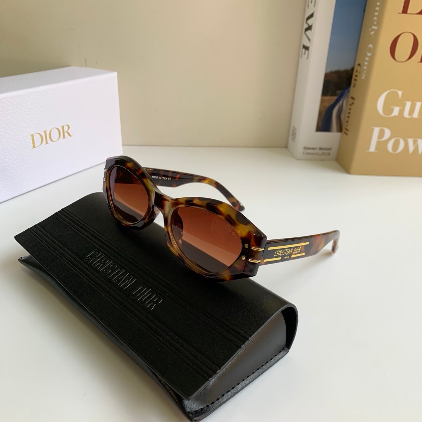 Dior Polarized Cat-Eye Black Lens Sunglasses for Men & Women - 465406 - detail image 4