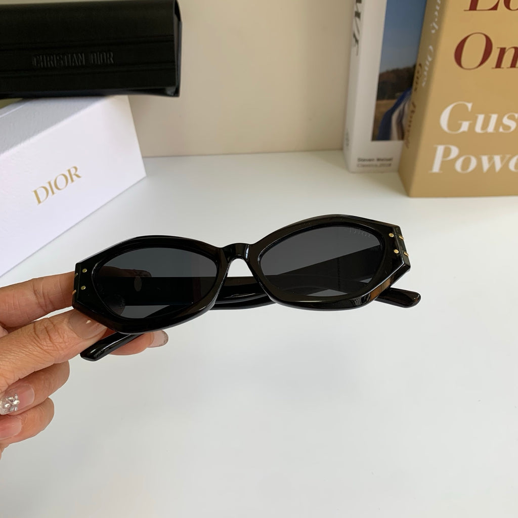Dior Polarized Cat-Eye Black Lens Sunglasses for Men & Women - 382465 - detail image 4