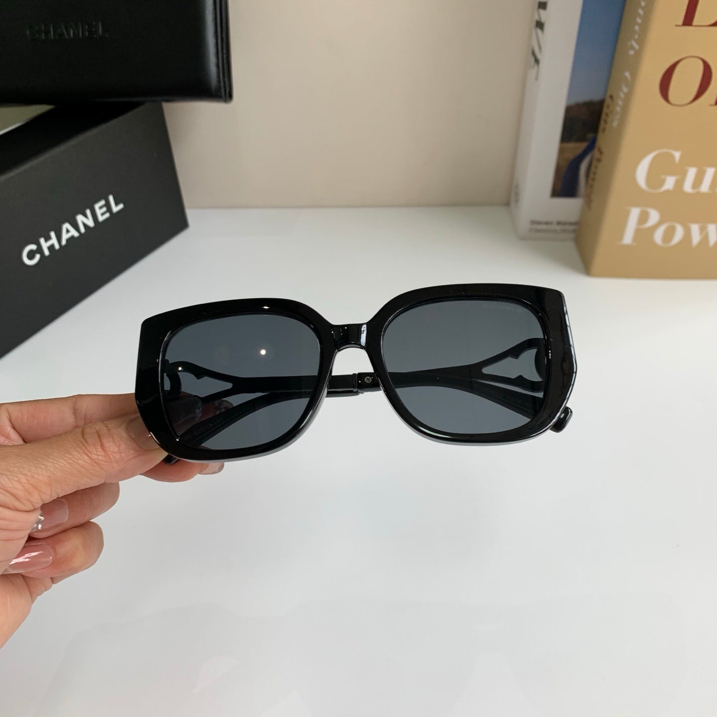 Chanel Fashion Black Lens Sunglasses for Men & Women - 398584 - detail image 4
