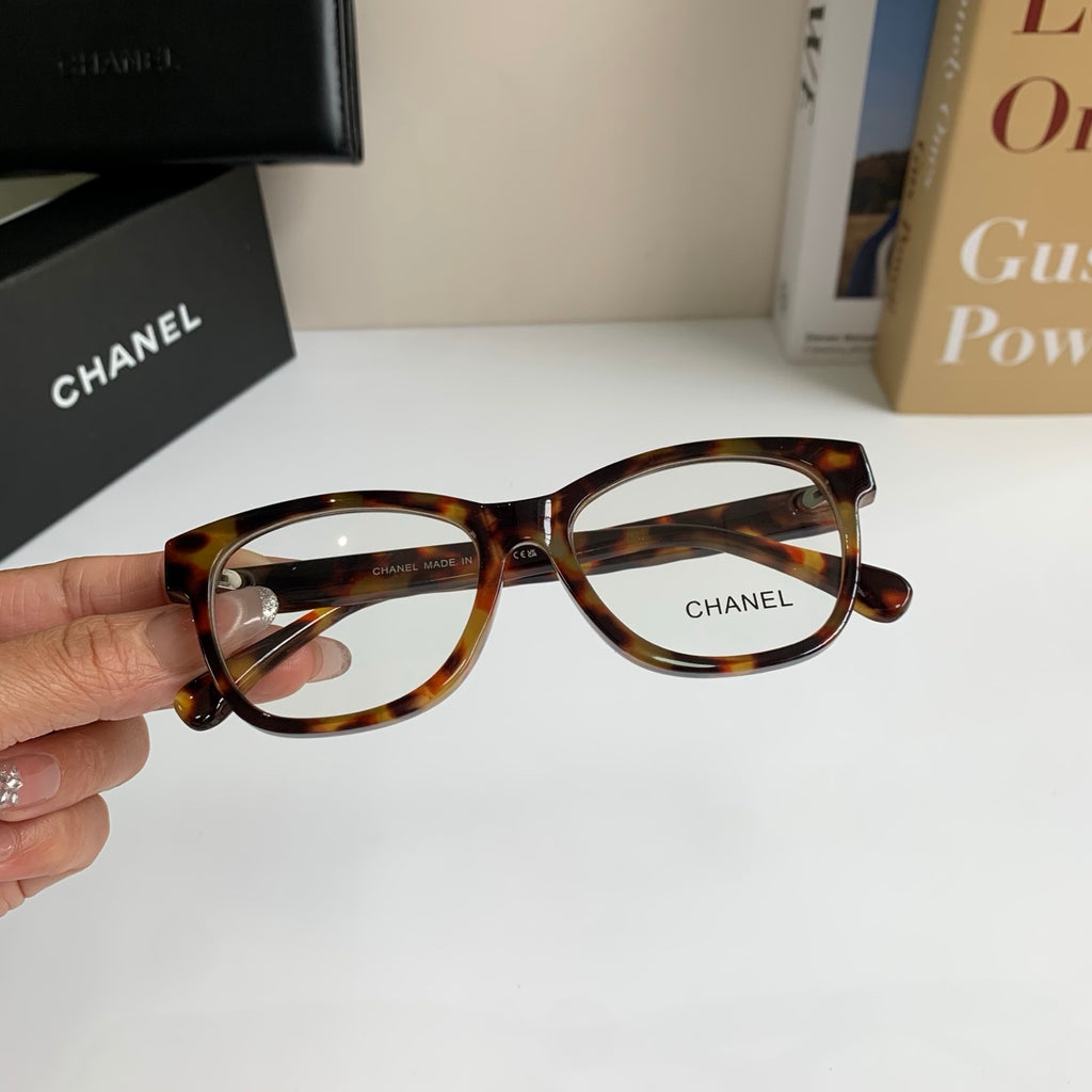 Chanel Blue-Light Fashion Silver Lens Sunglasses for Men & Women - 398586 - detail image 3