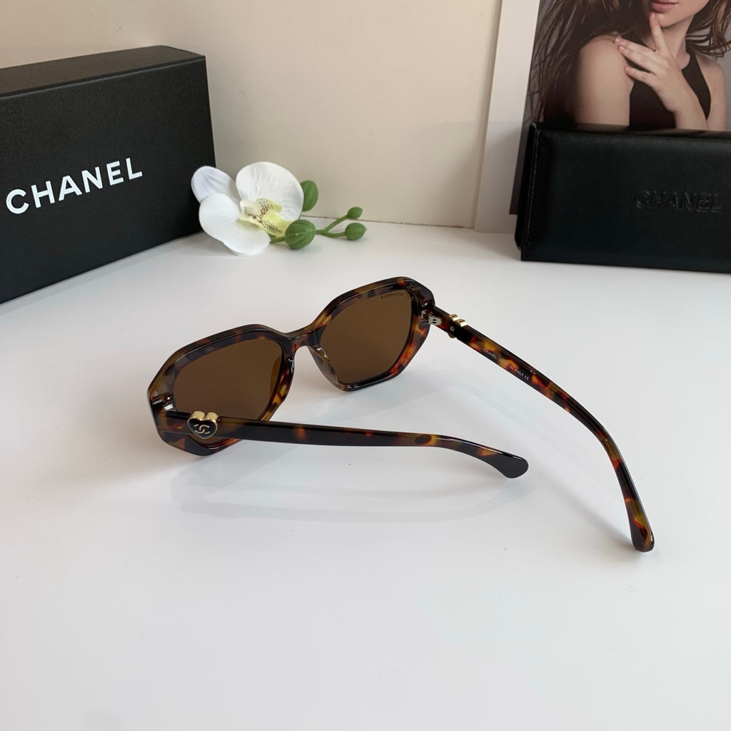 Chanel Fashion Black Lens Sunglasses for Men & Women - 493623 - detail image 2