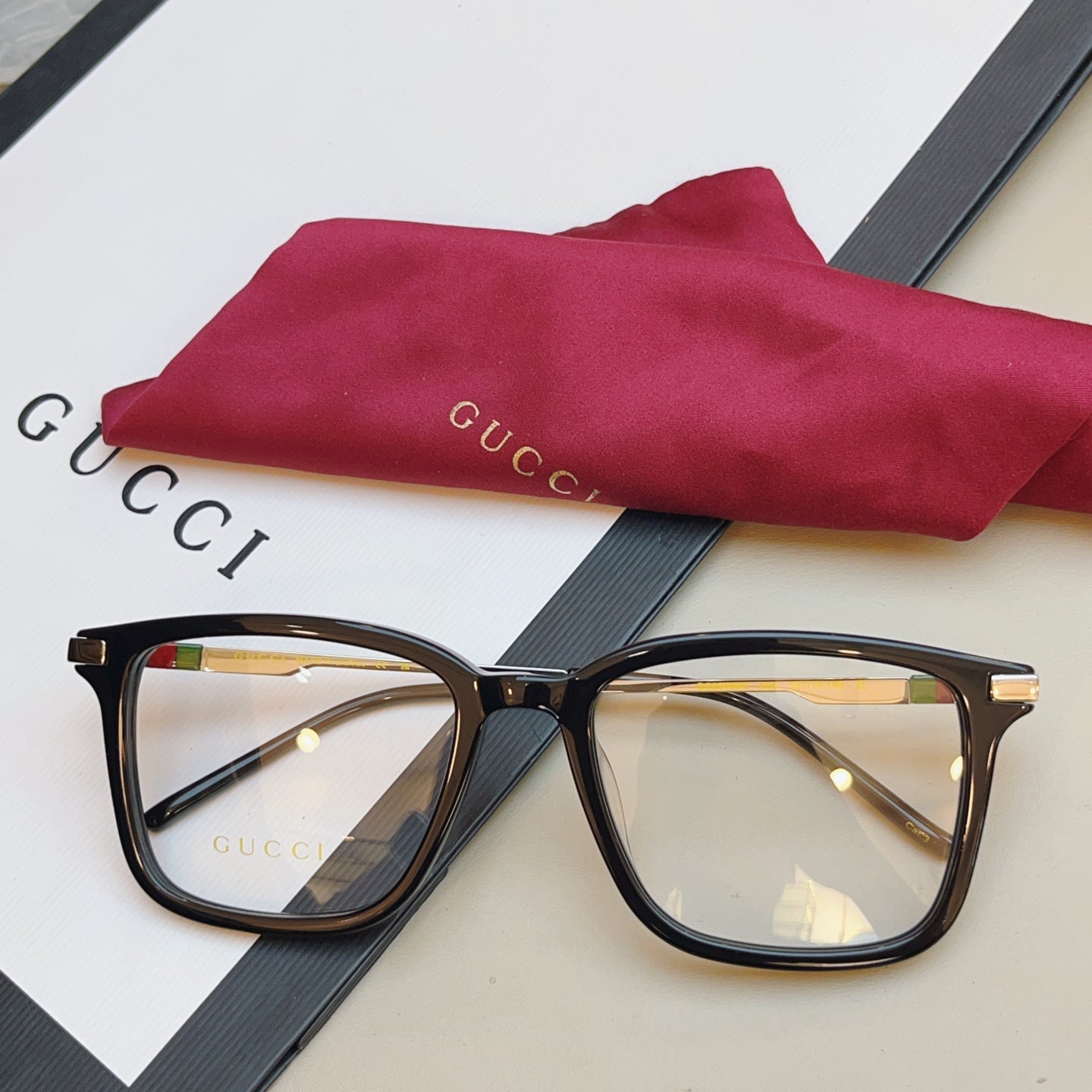 Gucci GG2246SK Fashion Brown Lens Sunglasses for Men & Women - detail image 3