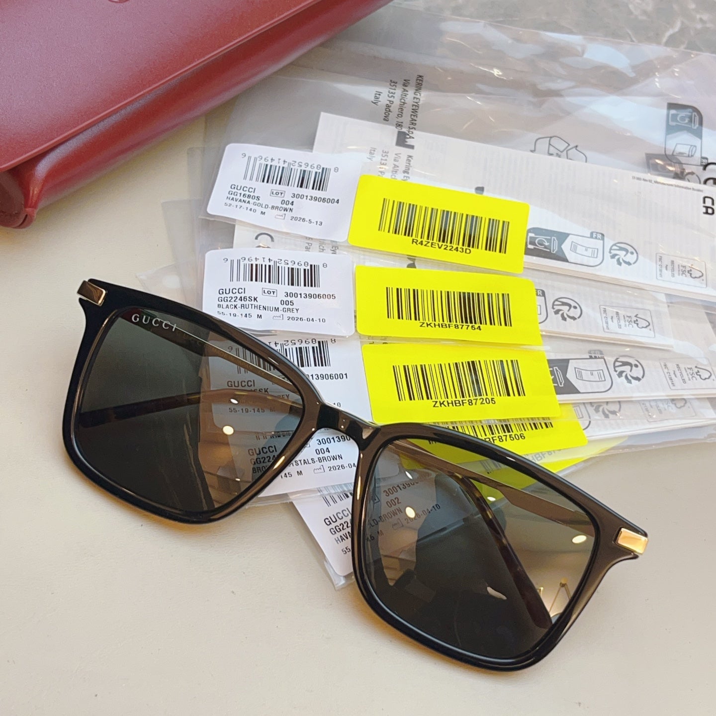 Gucci GG2246SK Fashion Yellow Lens Sunglasses for Men & Women - 464929 - detail image 3