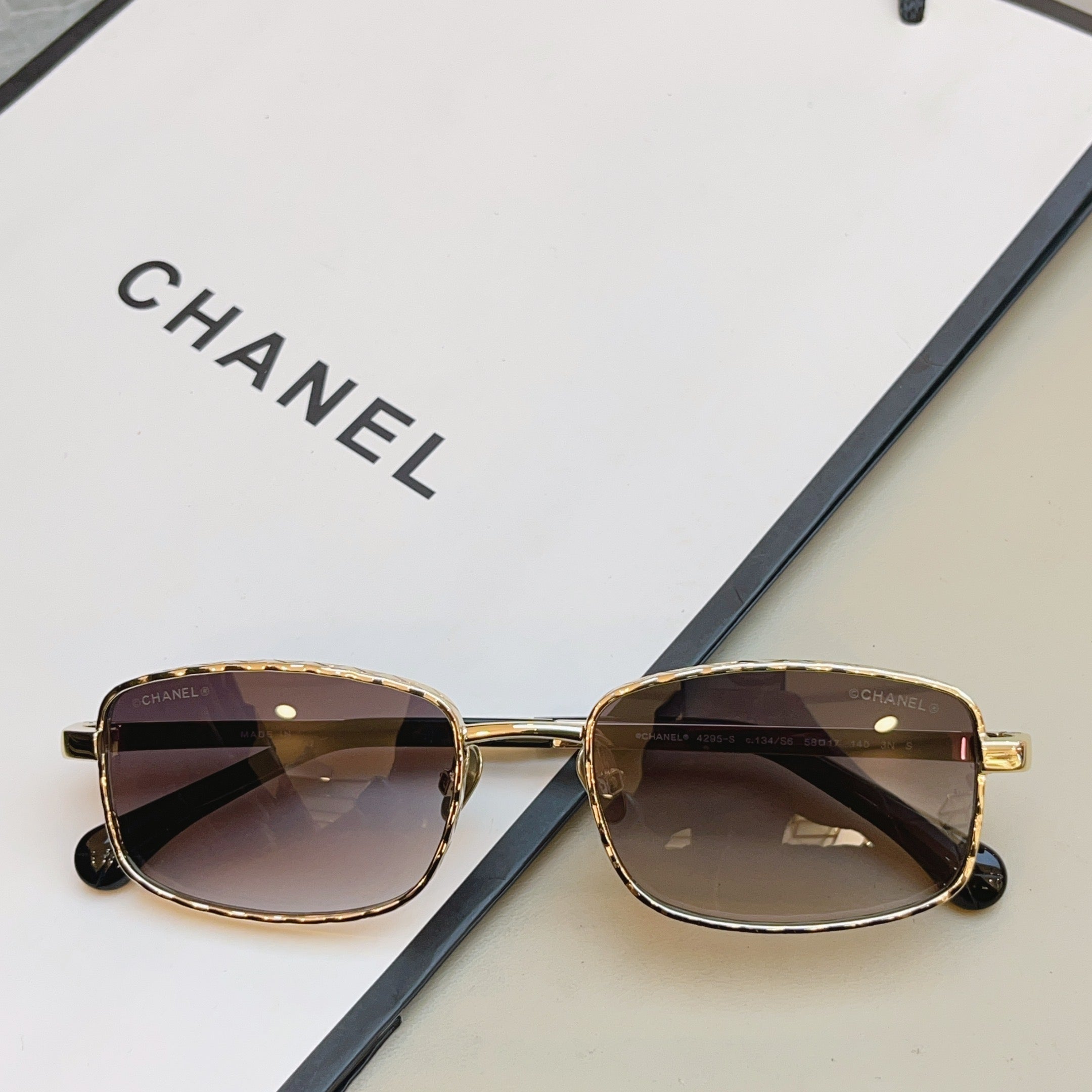 Chanel CH4295-S Fashion Black Lens Sunglasses for Men & Women - 431592 - detail image 3