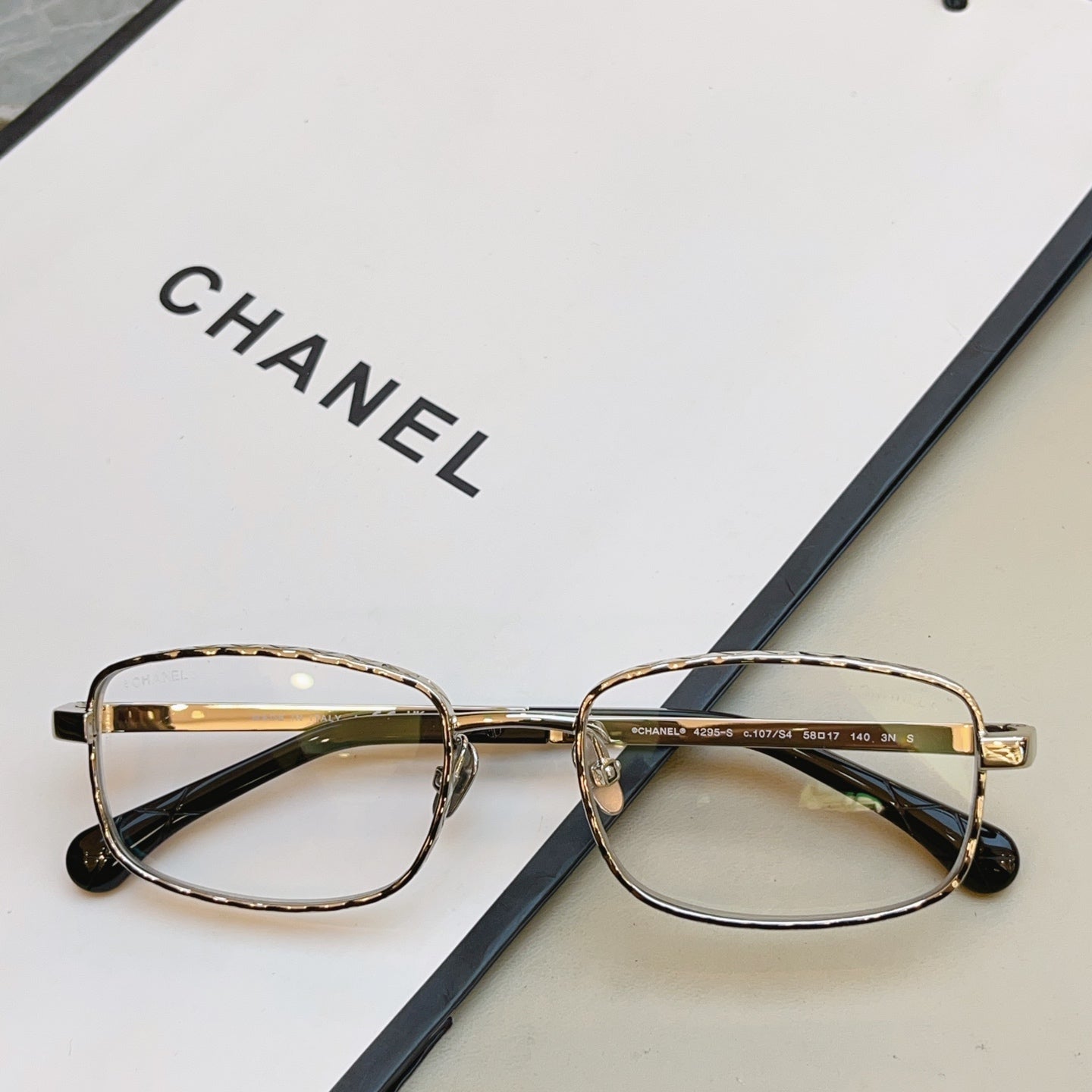 Chanel CH4295-S Fashion Black Lens Sunglasses for Men & Women - 431592 - detail image 6
