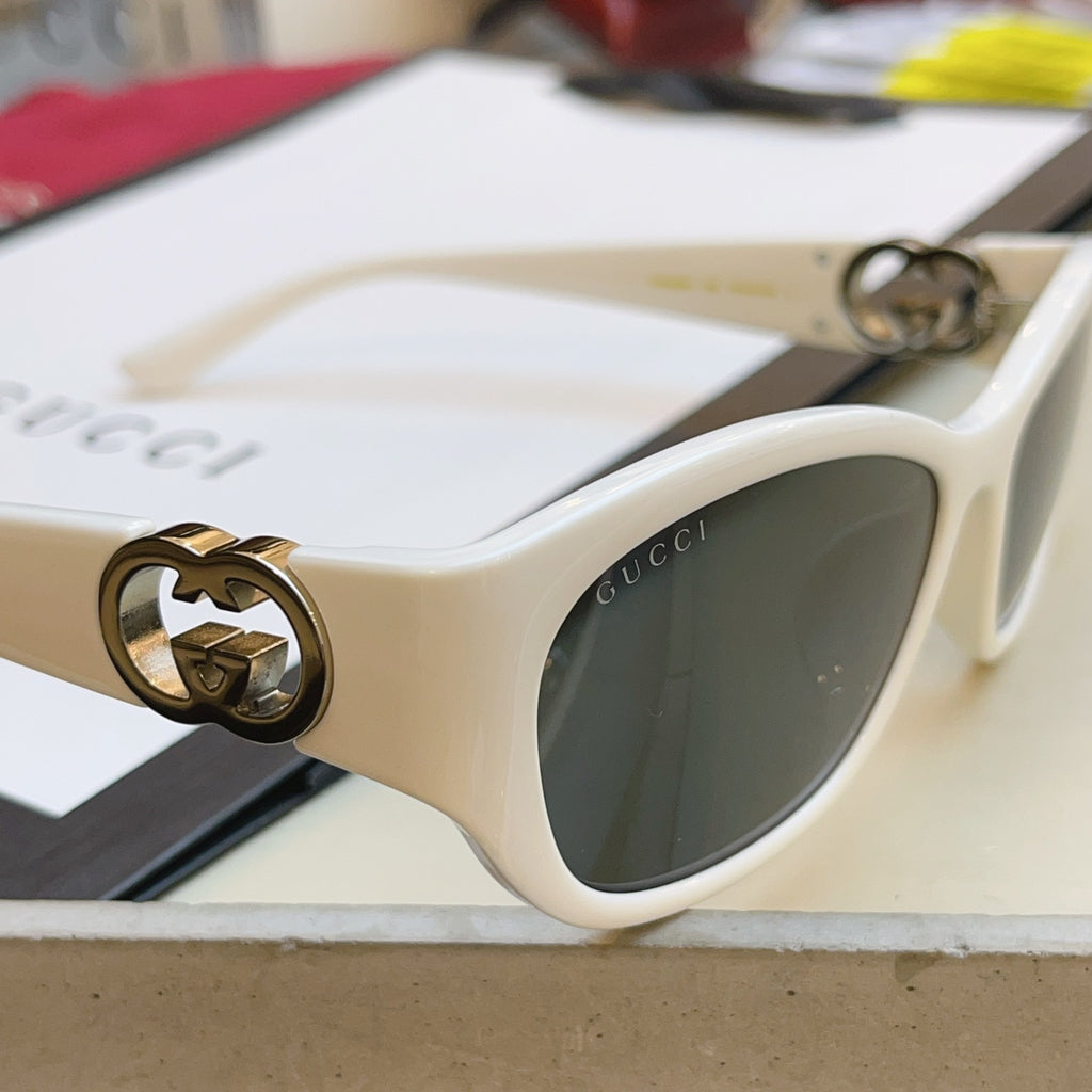 Gucci GG1826SK Fashion Red Lens Sunglasses for Men & Women - detail image 4