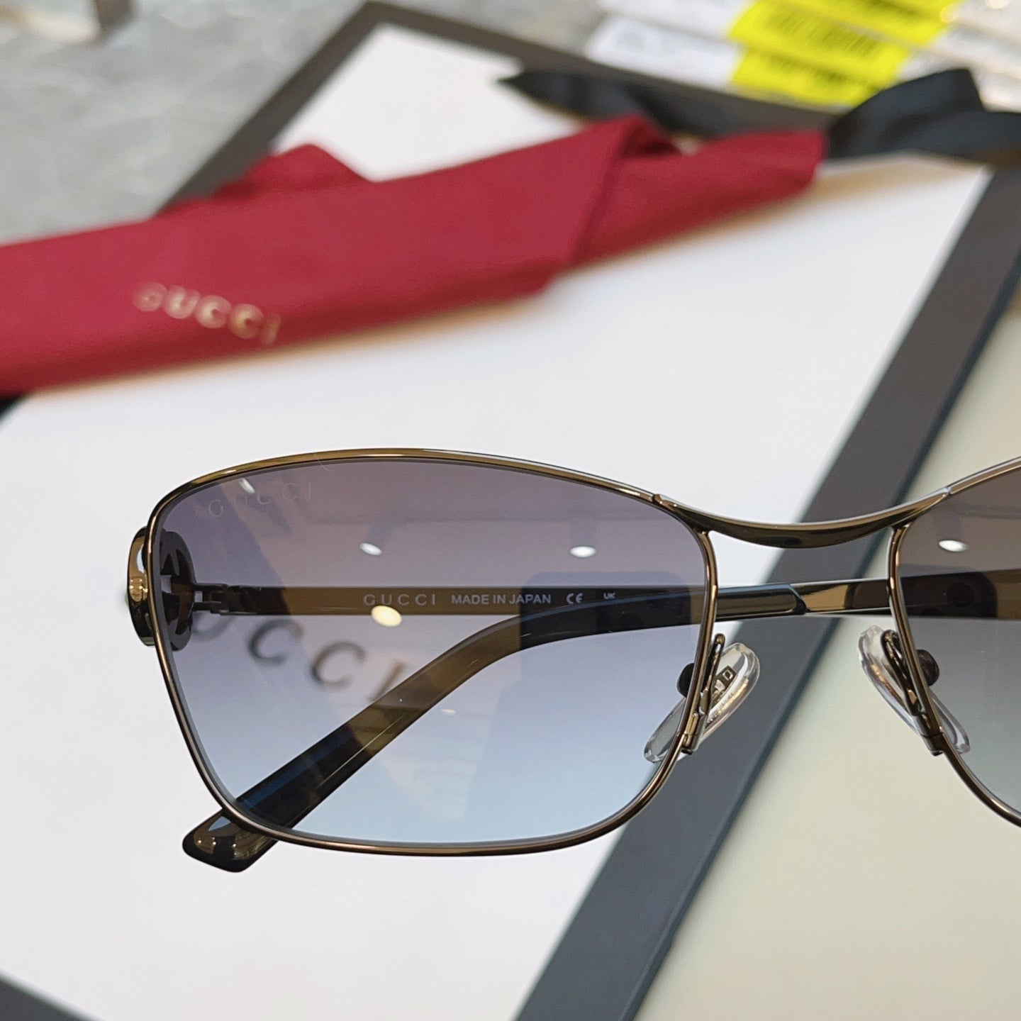 Gucci GG2045S Fashion Gray Lens Sunglasses for Men & Women - detail image 6