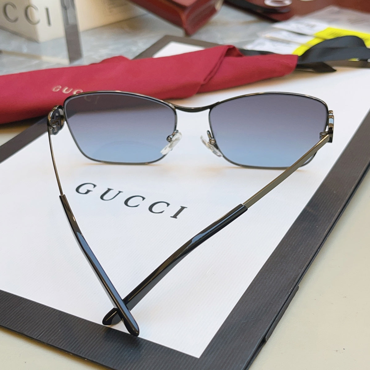 Gucci GG2045S Fashion Gray Lens Sunglasses for Men & Women - detail image 8
