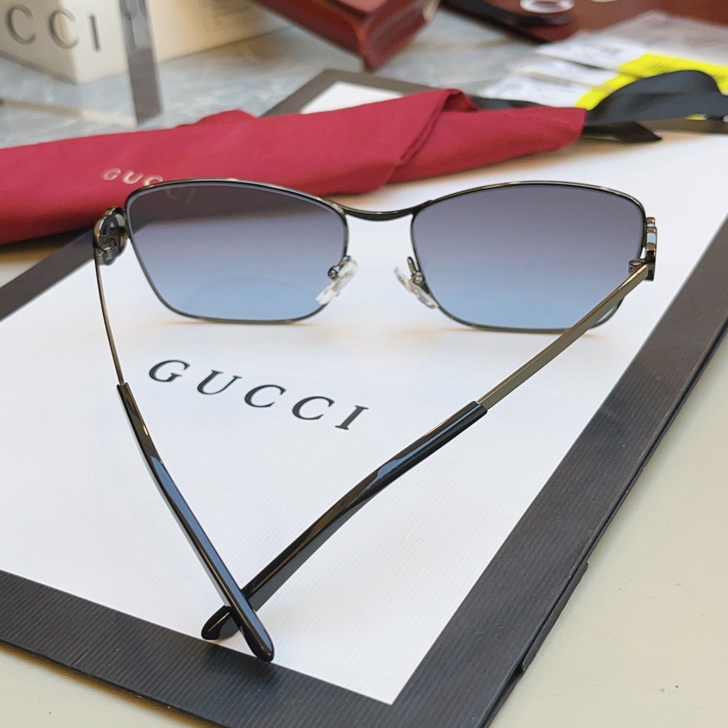 Gucci GG2045S Fashion Gray Lens Sunglasses for Men & Women - detail image 8