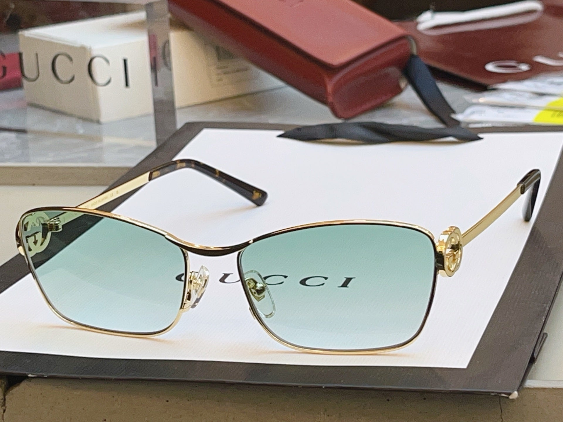 Gucci GG2045S Fashion Gray Lens Sunglasses for Men & Women - detail image 3