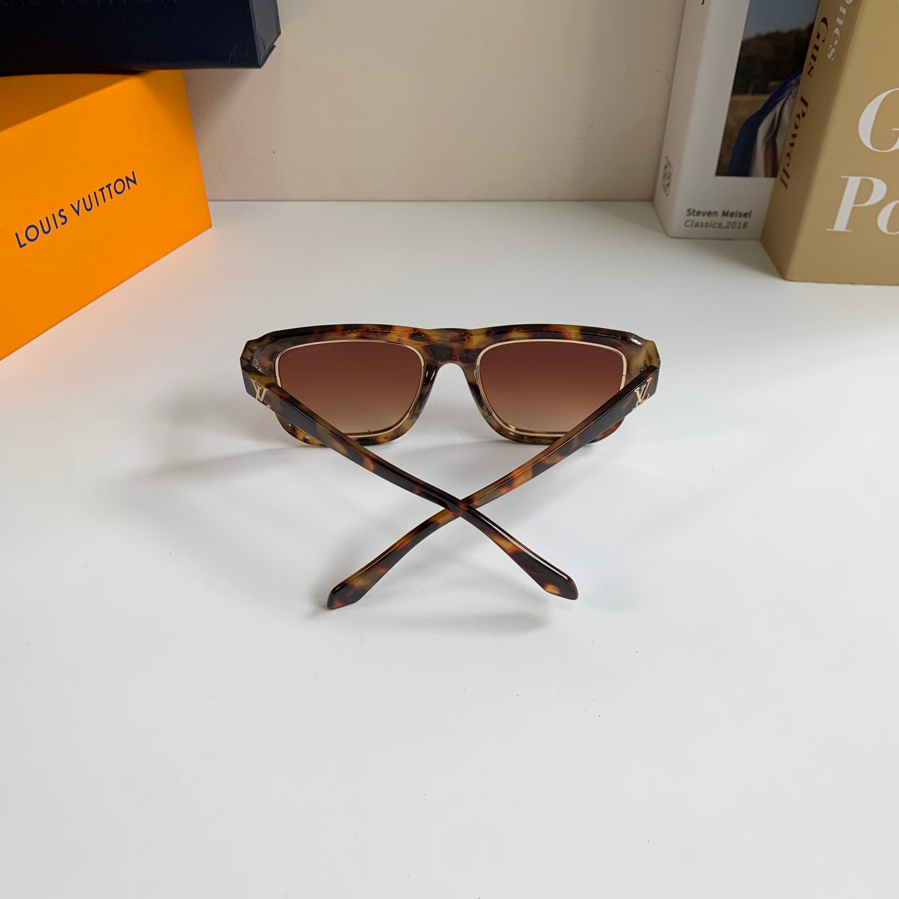 Louis Vuitton Square Brown Lens Sunglasses for Men & Women - 357760 - detail image 6