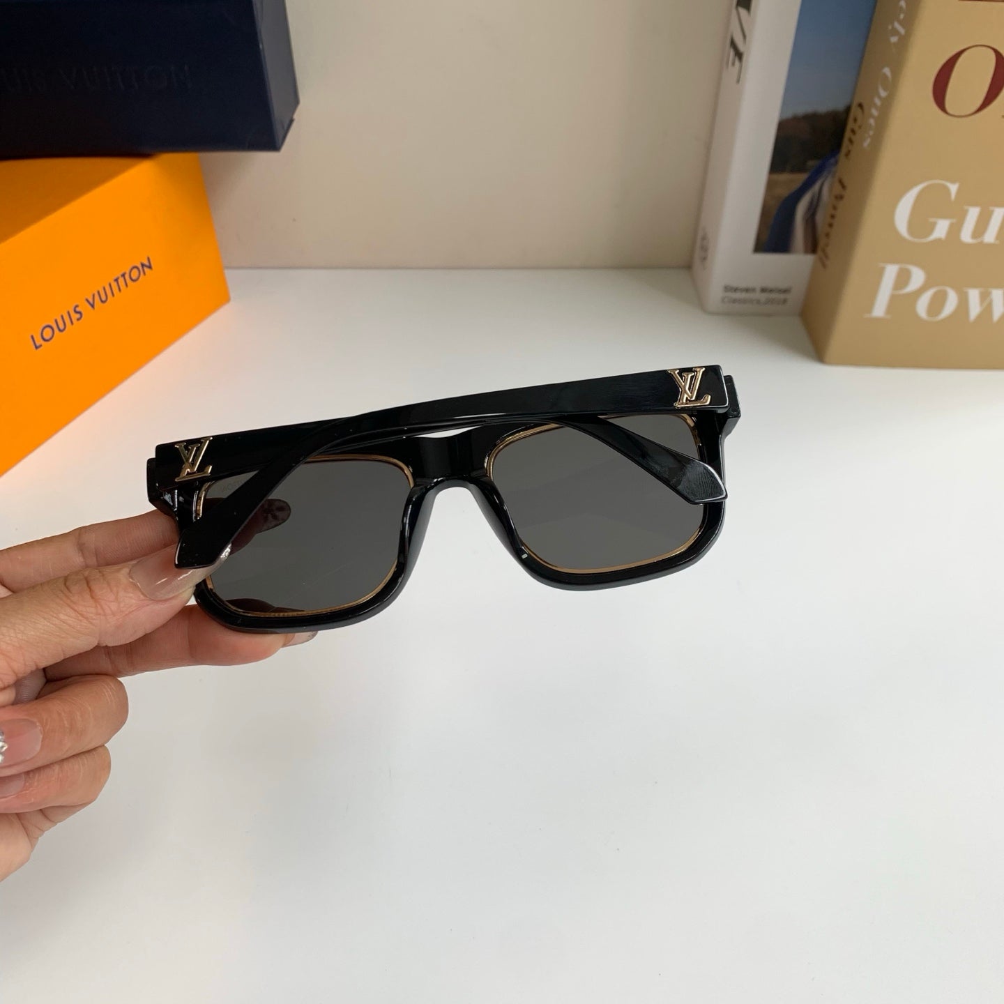 Louis Vuitton Square Black Lens Sunglasses for Men & Women - 357763 - detail image 9