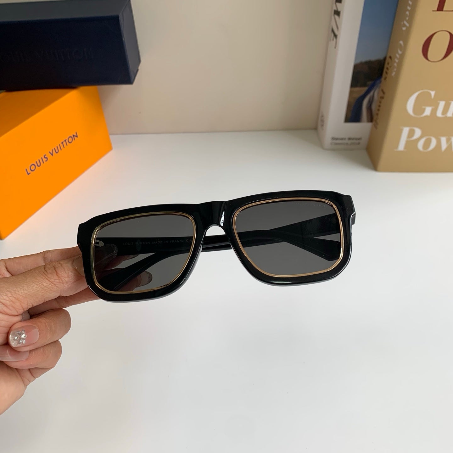 Louis Vuitton Square Black Lens Sunglasses for Men & Women - 357763 - detail image 4