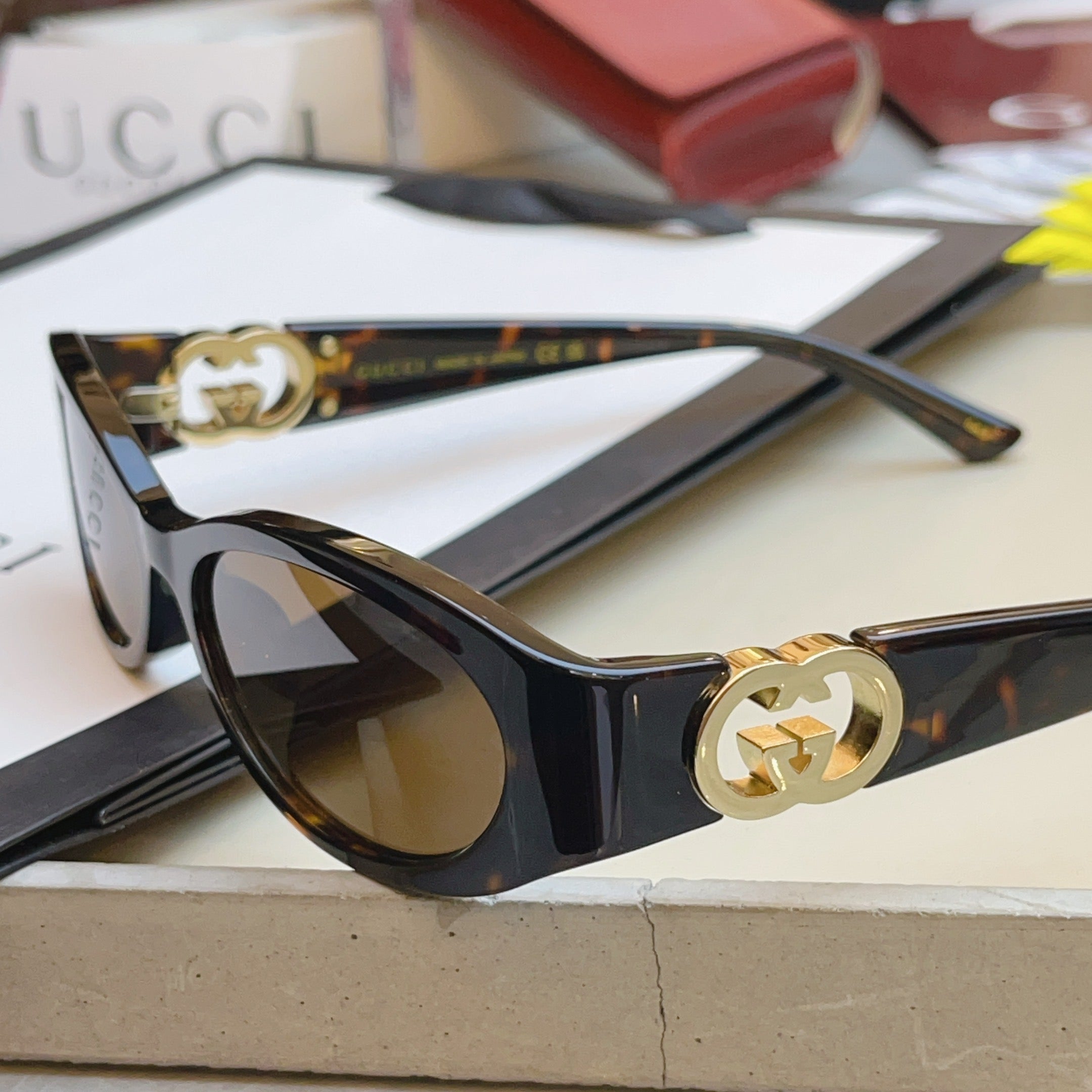 Gucci GG1660S Fashion Black Lens Sunglasses for Men & Women - detail image 6
